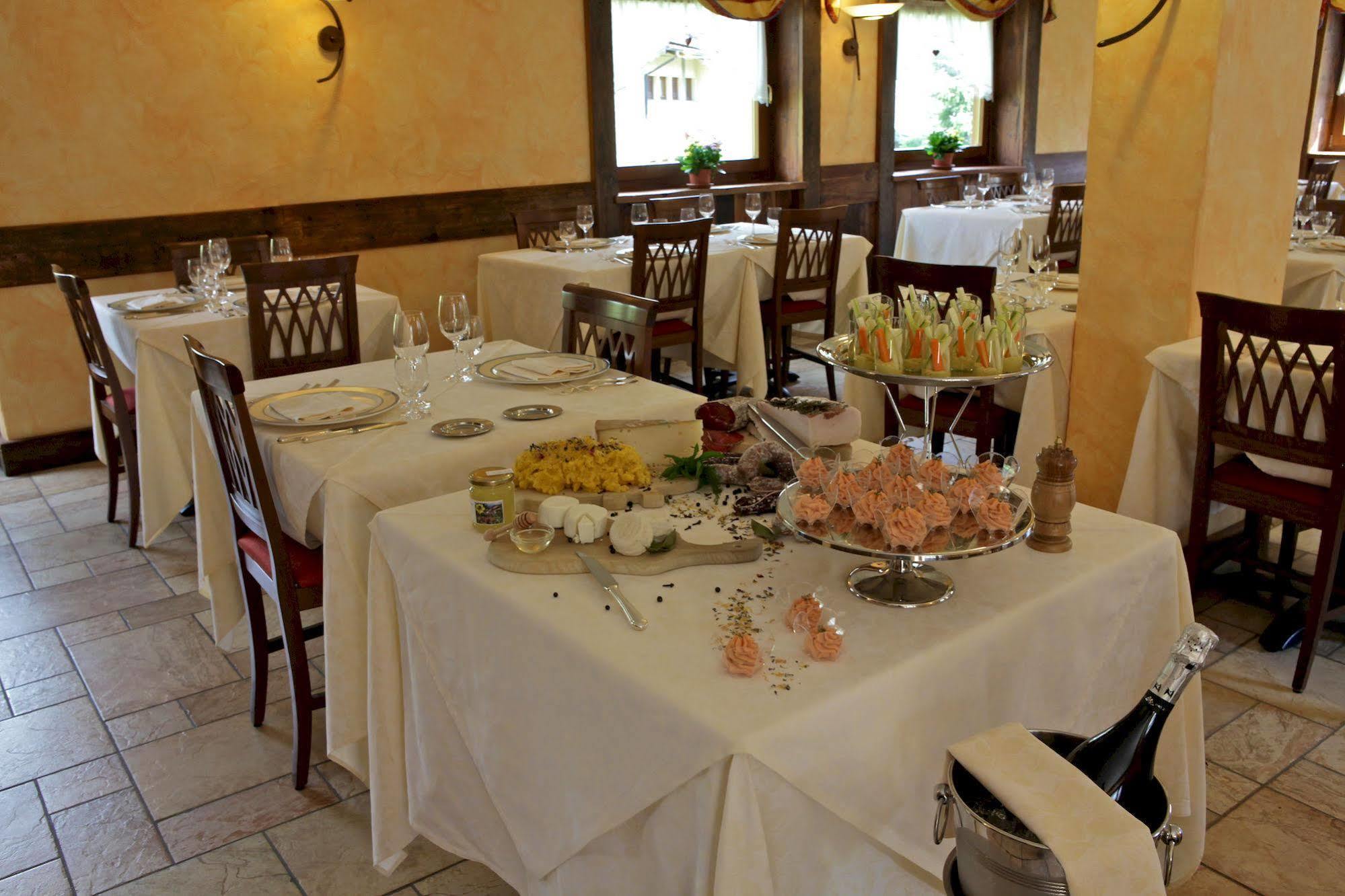 Hotel Petit Prince Antagnod Bagian luar foto