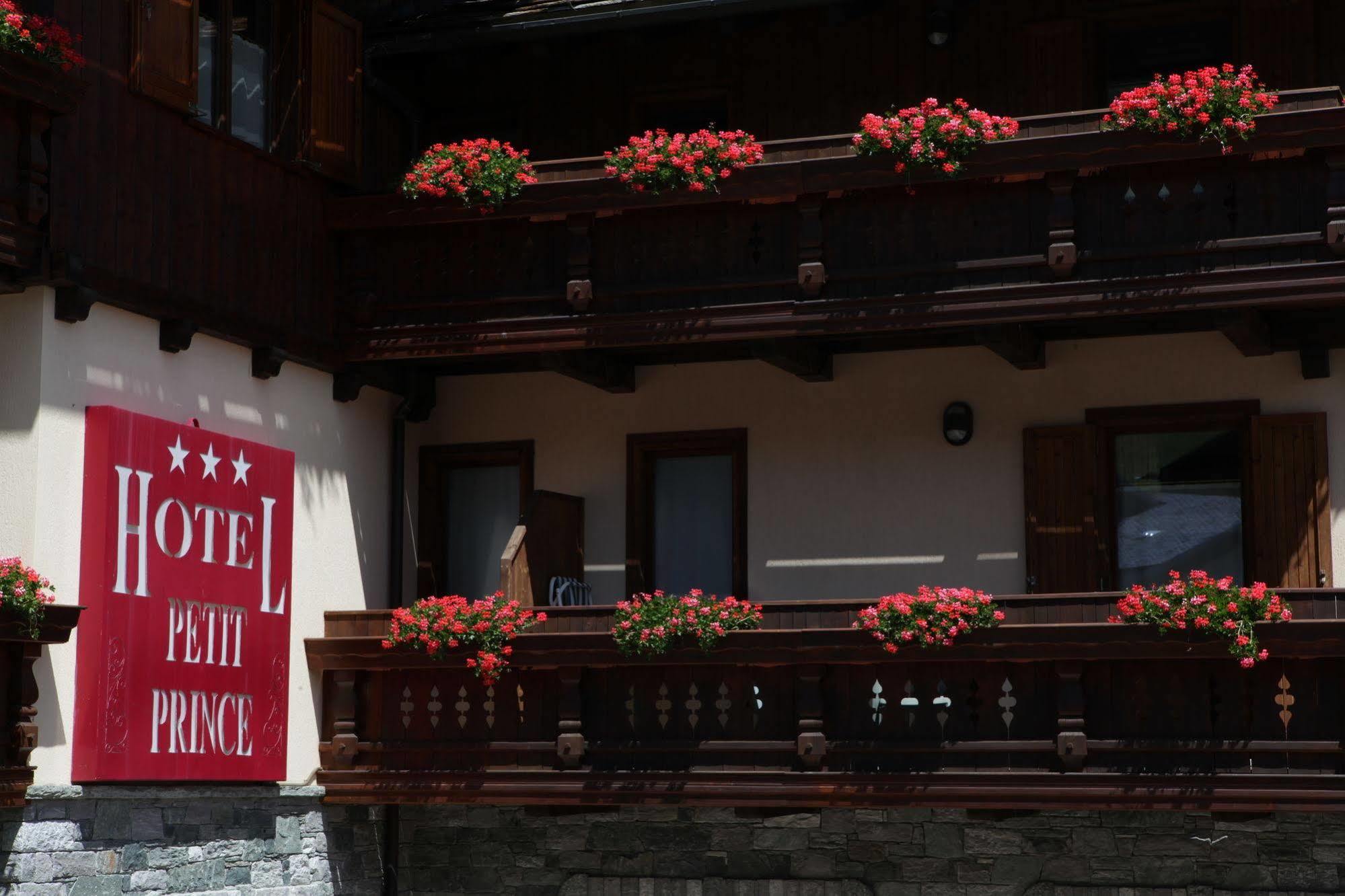 Hotel Petit Prince Antagnod Bagian luar foto