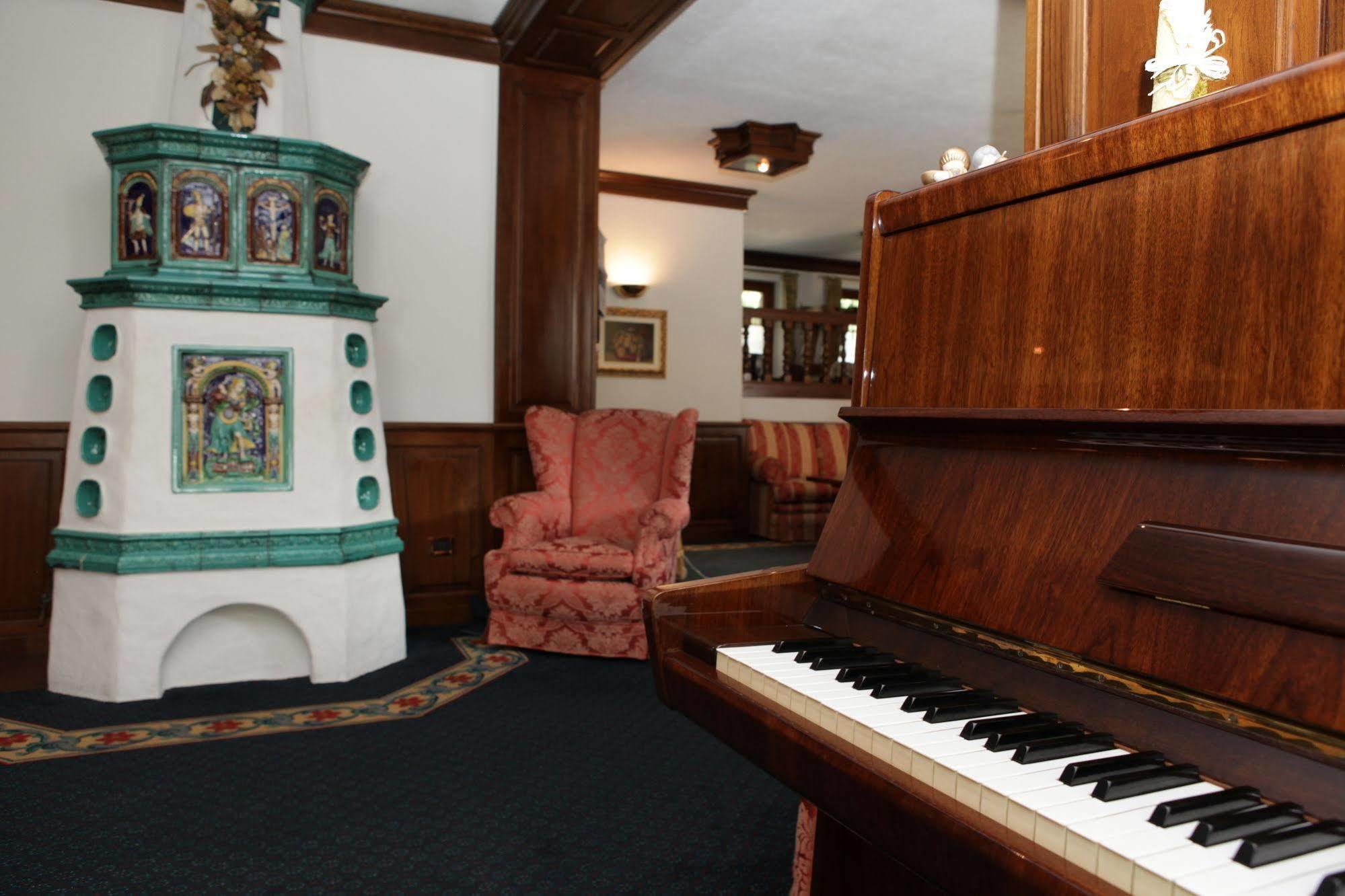 Hotel Petit Prince Antagnod Bagian luar foto