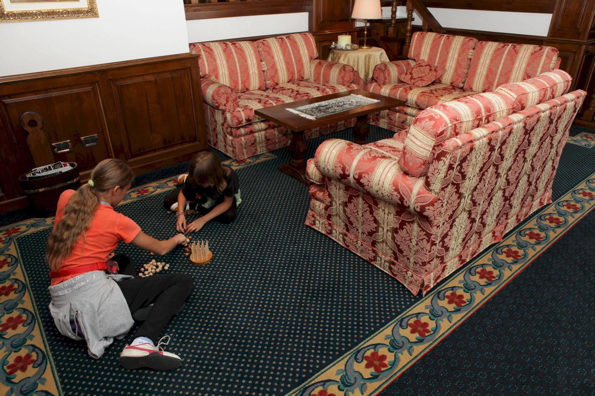 Hotel Petit Prince Antagnod Bagian luar foto
